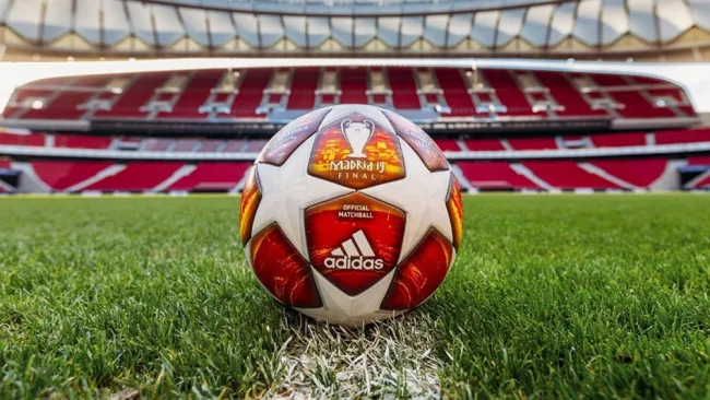 Balón de la Final de la UEFA Champions League en Madrid