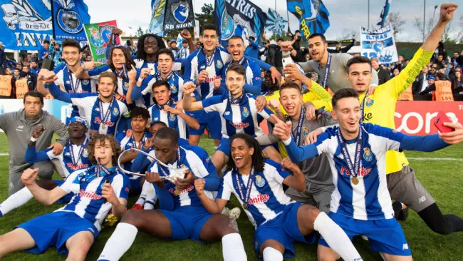 Jugadores del Porto celebran título de Champions League