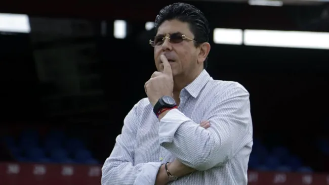 Fidel Kuri Grajales, pensativo en un entrenamiento del Veracruz