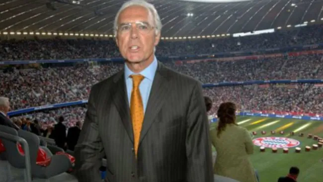 Franz Beckenbauer durante un partido del Bayern
