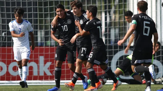 Tri Sub 17 festeja gol ante El Salvador