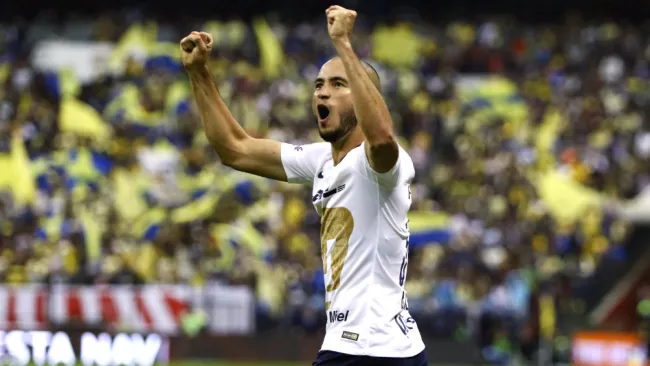 Carlos González celebra un gol ante el América