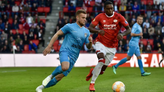 Acciones durante el PSV vs Heracles de la Eredivisie 