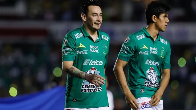 Sambueza y Macías, durante el encuentro contra las Águilas