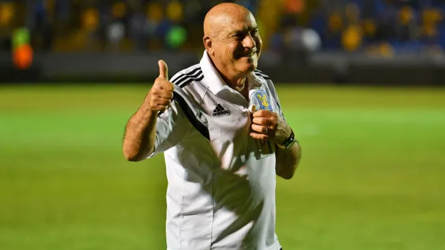 Osvaldo Batocletti, durante una edición del Clásico Regio