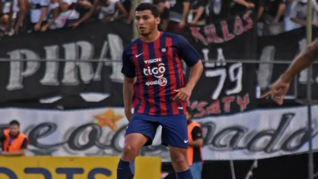Juan Escobar, en un partido de Cerro Porteño