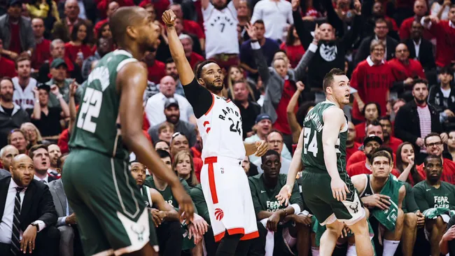 Powell, tras encestar contra los Bucks