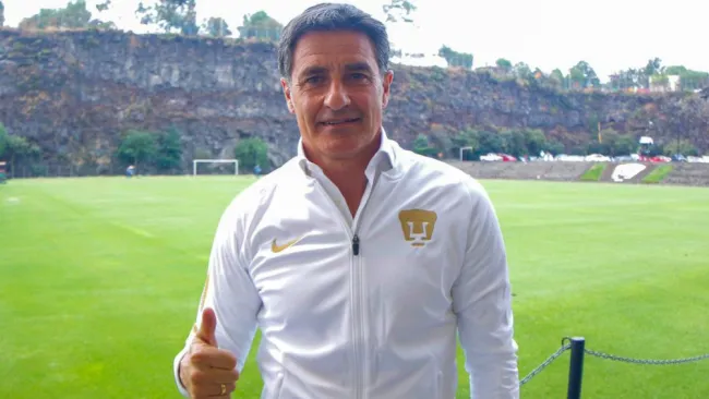 Míchel en la cantera de Pumas