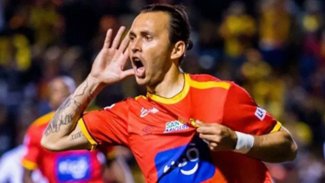 Arellano festeja en el Herediano