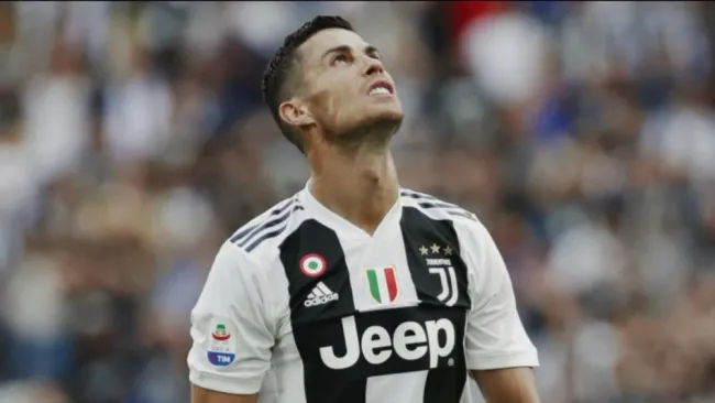 Cristiano se lamenta en partido de Juventus
