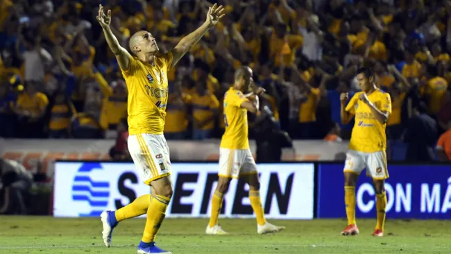 Tigres celebra una anotación frente a León 