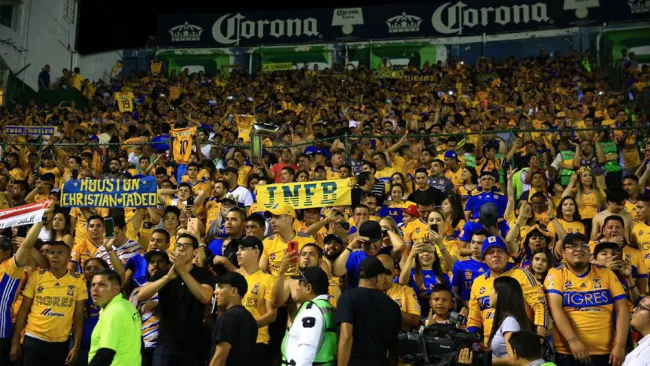 Afición alienta Tigres en la Final del Clausura 2019