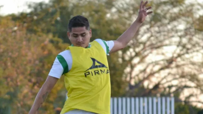 Julio Gómez durante un entrenamiento de Loros de Colima 
