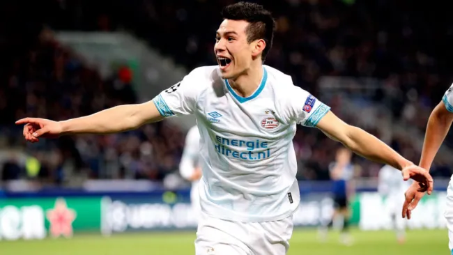 Lozano festeja anotación con el PSV 