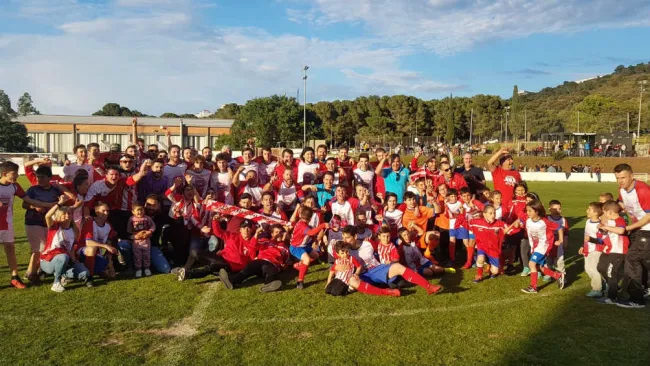 Esportiu Llanca celebra ascenso a Segunda División 