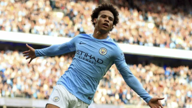 Leroy Sané festeja anotación con el Manchester City 