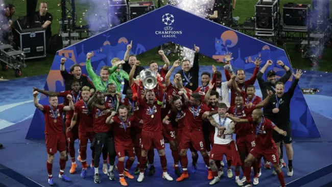 Liverpool levante el título de Champions League