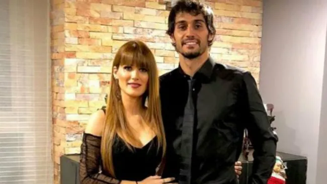 Alejandro Arribas y Nuria Aganzo posan para la foto