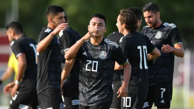 Jairo Torres festeja gol contra Bahrein