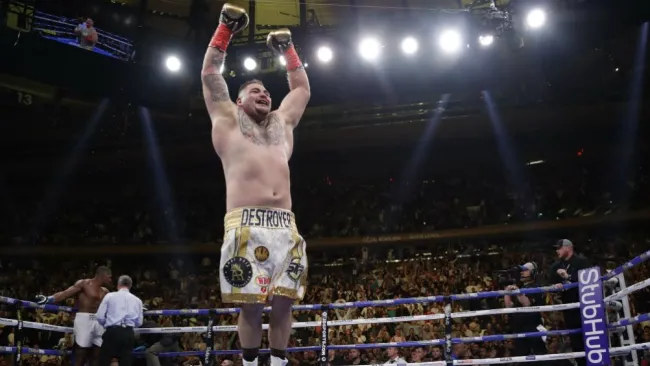 Andy Ruiz celebra triunfo sobre Anthony Joshua