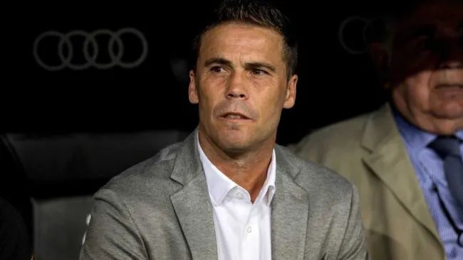 Rubi, observa un duelo de la Liga española 