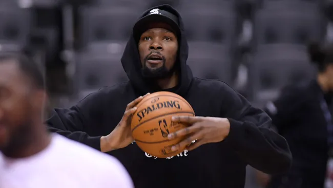 Kevin Durant antes de un partido