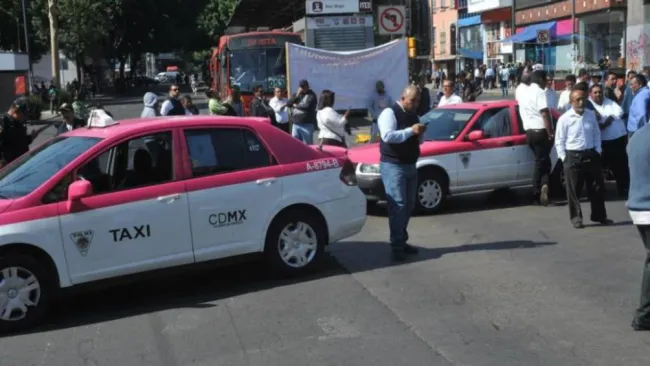 Taxistas protestan en la Ciudad de México