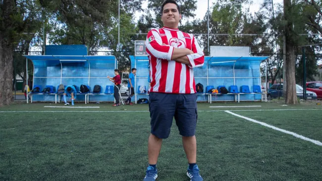 Óscar Gómez posa para RÉCORD