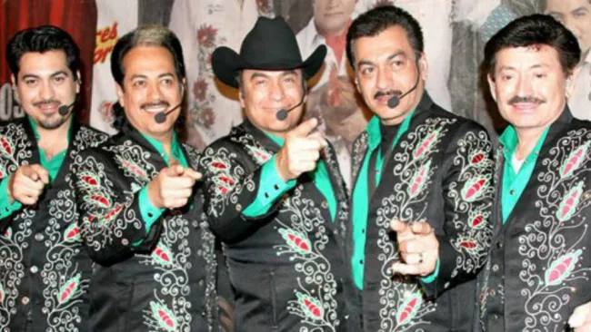 Tigres del Norte durante una presentación 