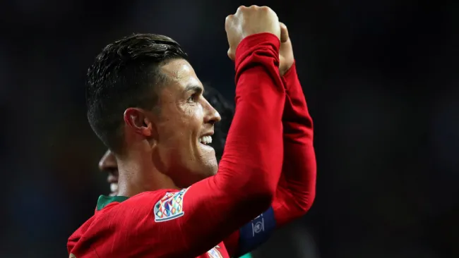 CR7 festejando la victoria de la Nations League 