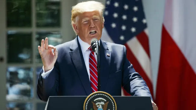 Donald Trump durante su gira por Polonia 