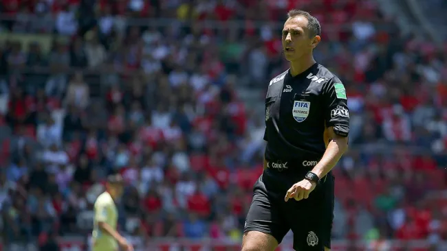 Luis Enrique Santander durante un partido