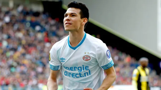 Hirving Lozano celebra e juego del PSV