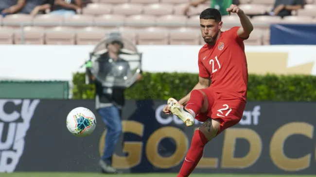 Osorio envía un pase en duelo contra Martinica