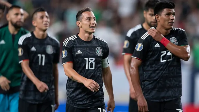 Guardado y Gallardo tras el juego vs Canadá
