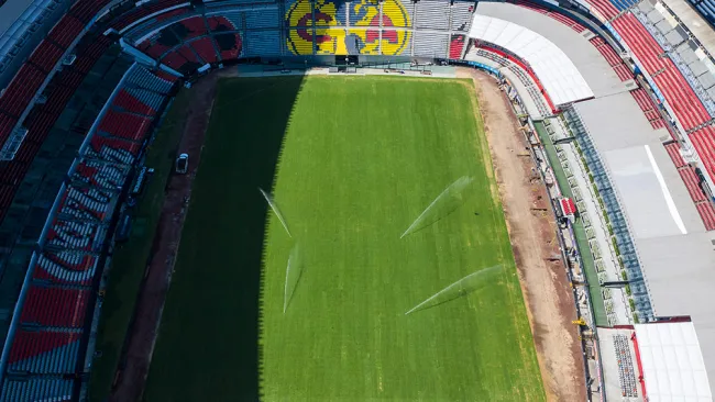 La cancha del Azteca con su nuevo pasto, desde la lente de RÉCORD