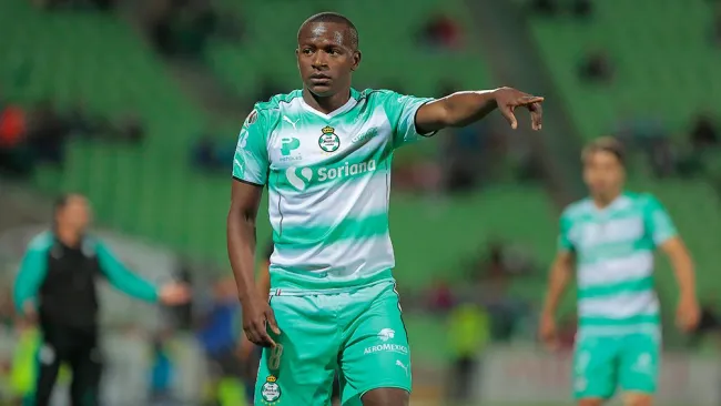  Mauricio Cuero durante su etapa en Santos Laguna