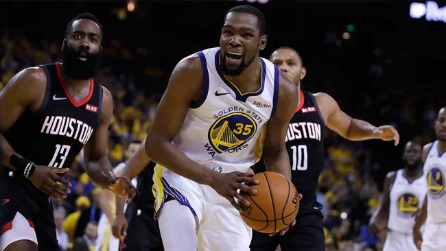 Kevin Durant en un partido contra los Rockets