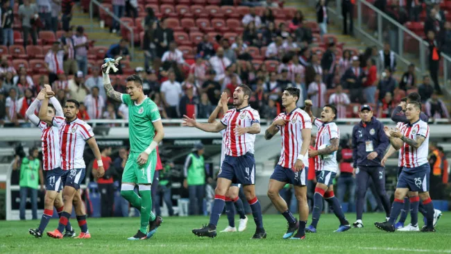 Chivas celebra victoria en la Liga MX 