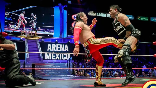 Momento del foul de Último Guerrero a Ciber