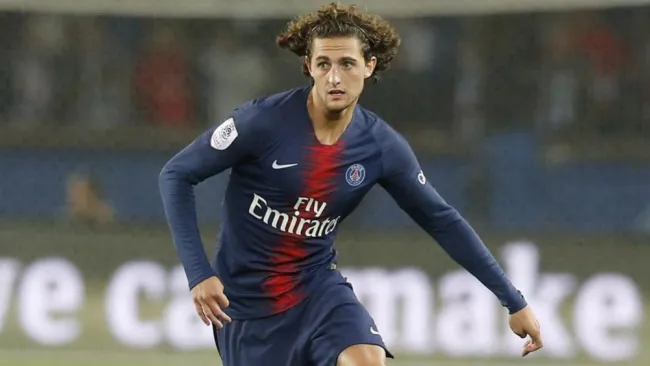 Rabiot, durante un duelo con el PSG 
