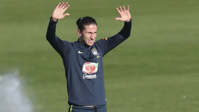 Filipe Luis, en un entrenamiento de Brasil