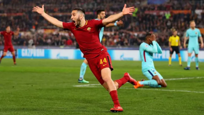 Manolas corre eufórico tras marcar el tercer gol