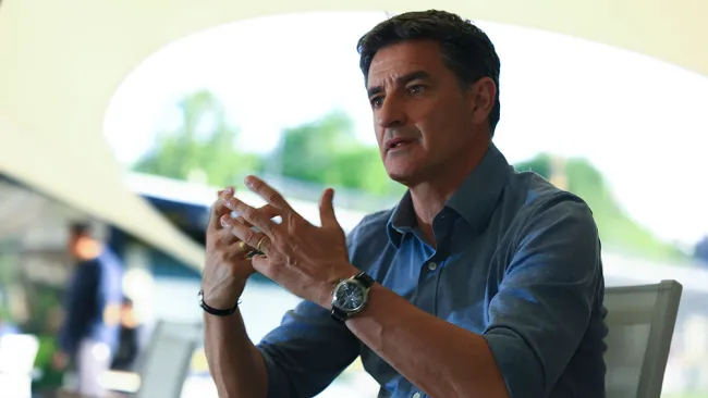 Míchel González habla durante una entrevista