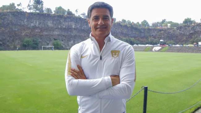 Míchel González entrenador de Pumas 