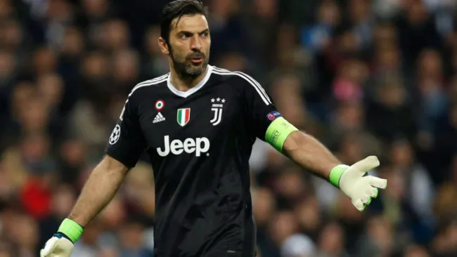 Buffon durante un partido de la Juventus 