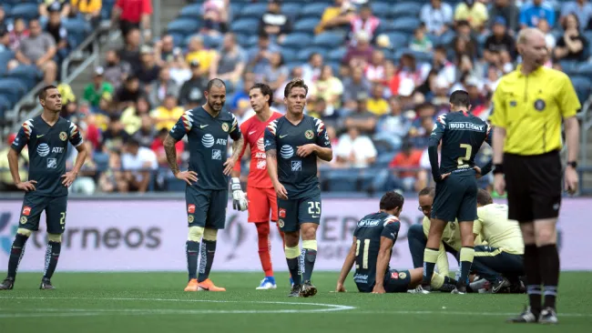 Jugadores de América durante un encuentro ante el River Plate 