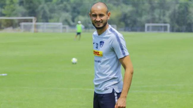 Carlos González en entrenamiento con Pumas 