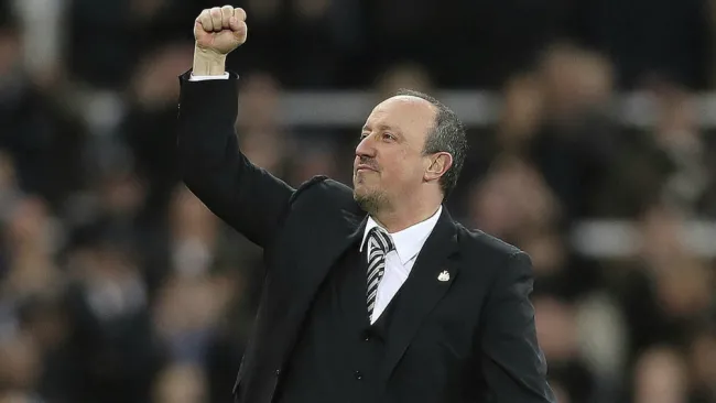 Benítez celebra victoria con el Newcastle United 