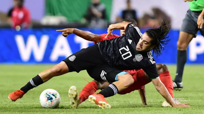 Rodolfo Pizarro durante un encuentro ante Estados Unidos 